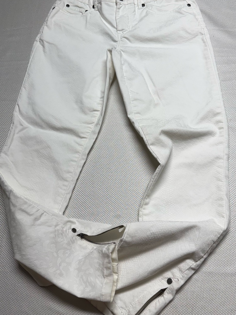 Tru Luxe Jeans White Ankle Zip Cropped Jeans